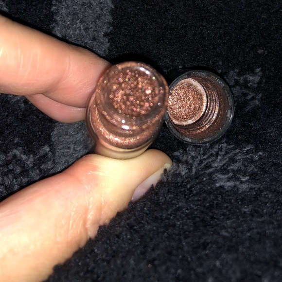 2/$16 MAC Cosmetics Pigment in Coco Beach (Mini) - Picture 5 of 10